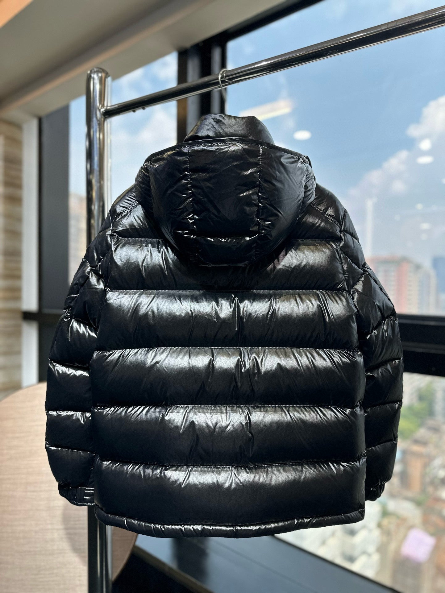 MONCLER MEN HOODED SHORT DOWN JACKET