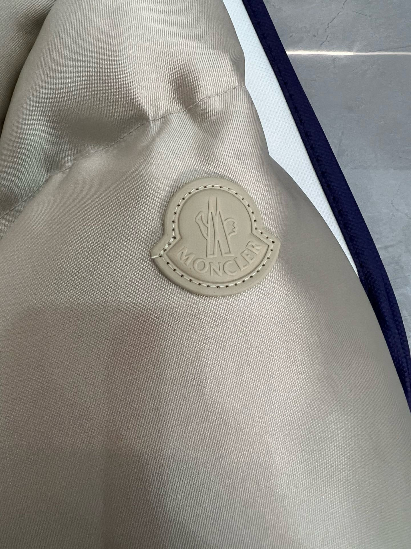 MONCLER BONNELLES METALLIC SHORT DOWN JACKET