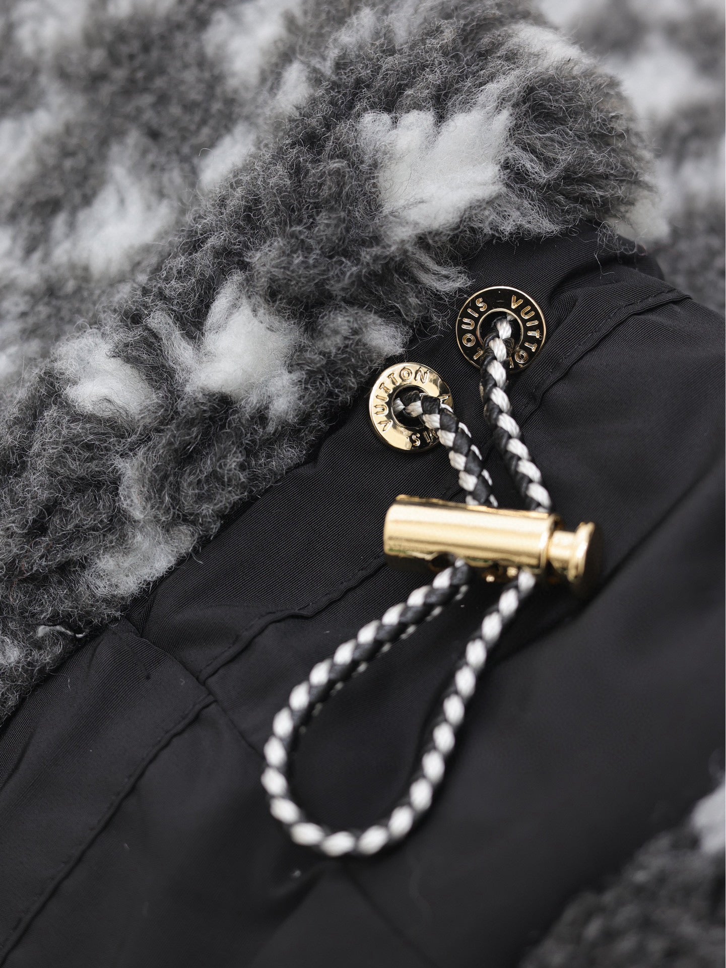 LV 24Fw Gradient logo printed stand-up collar fleece jacket of the ski series