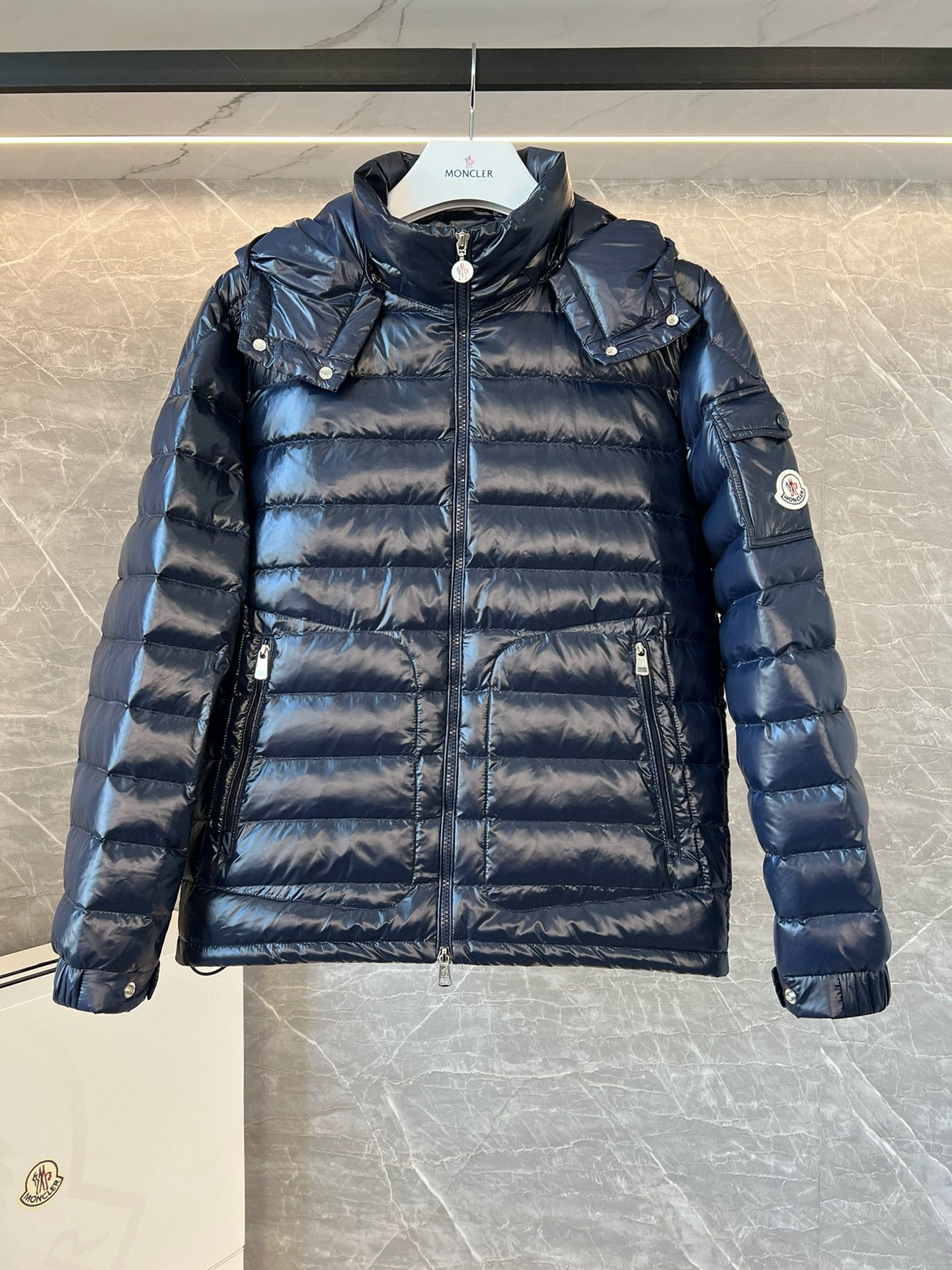 MONCLER LAUROS HOODED SHORT DOWN JACKET