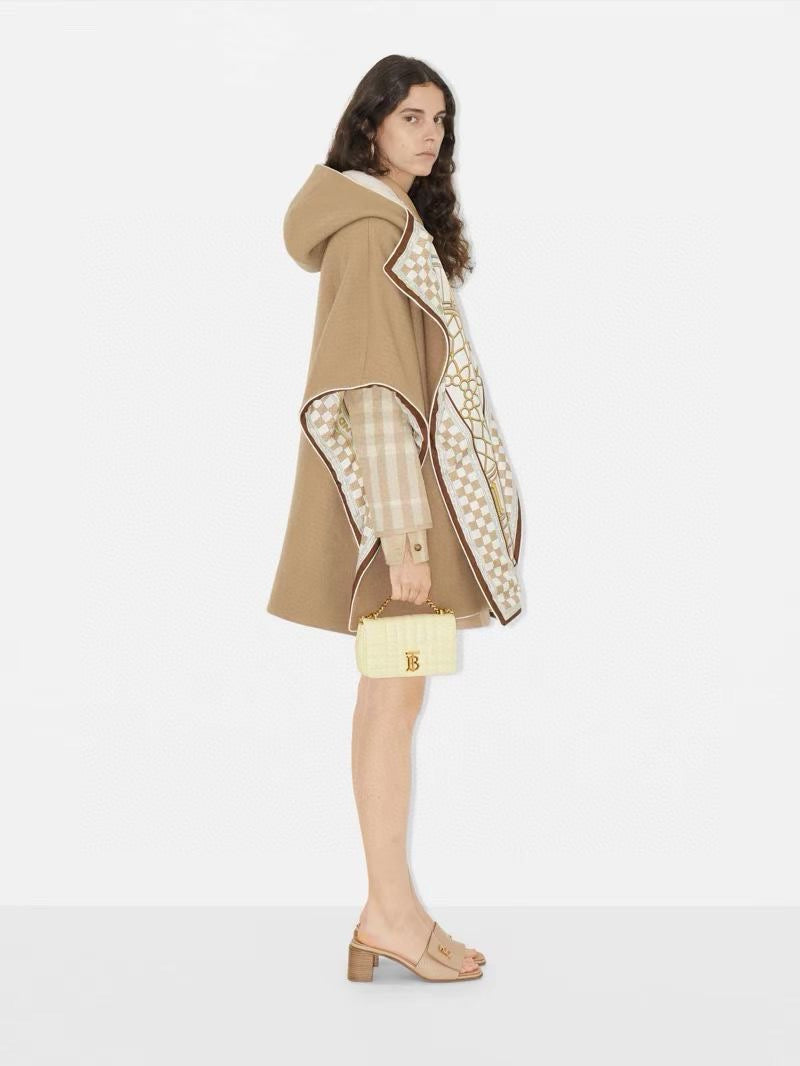 Burberry 2023 collection coat