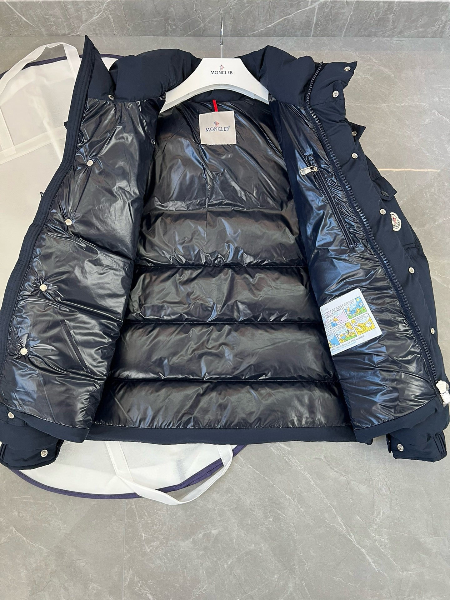 MONCLER VEZERE HOODED FLANELLE SHORT DOWN JACKET