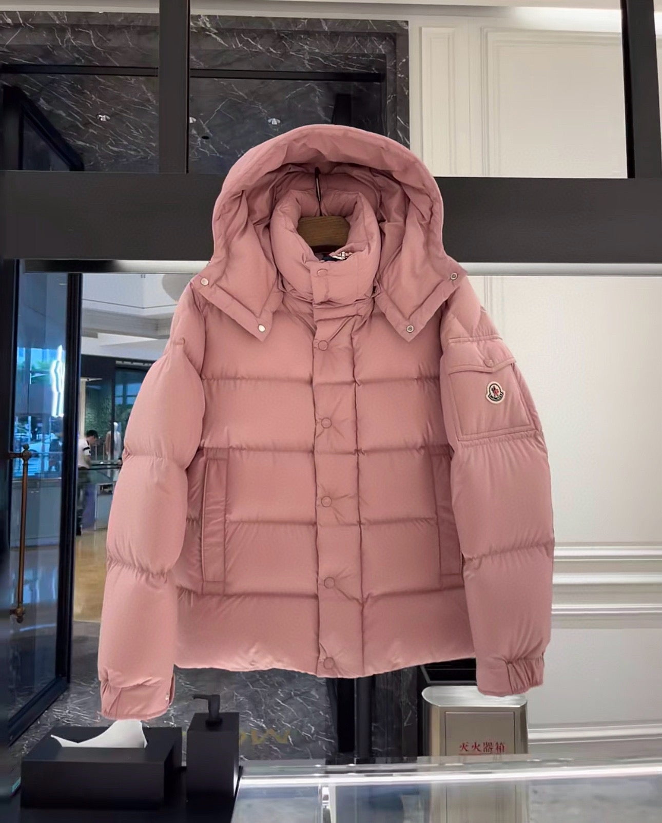 MONCLER MAYA WOMAN 70 HOODED SHORT DOWN JACKET