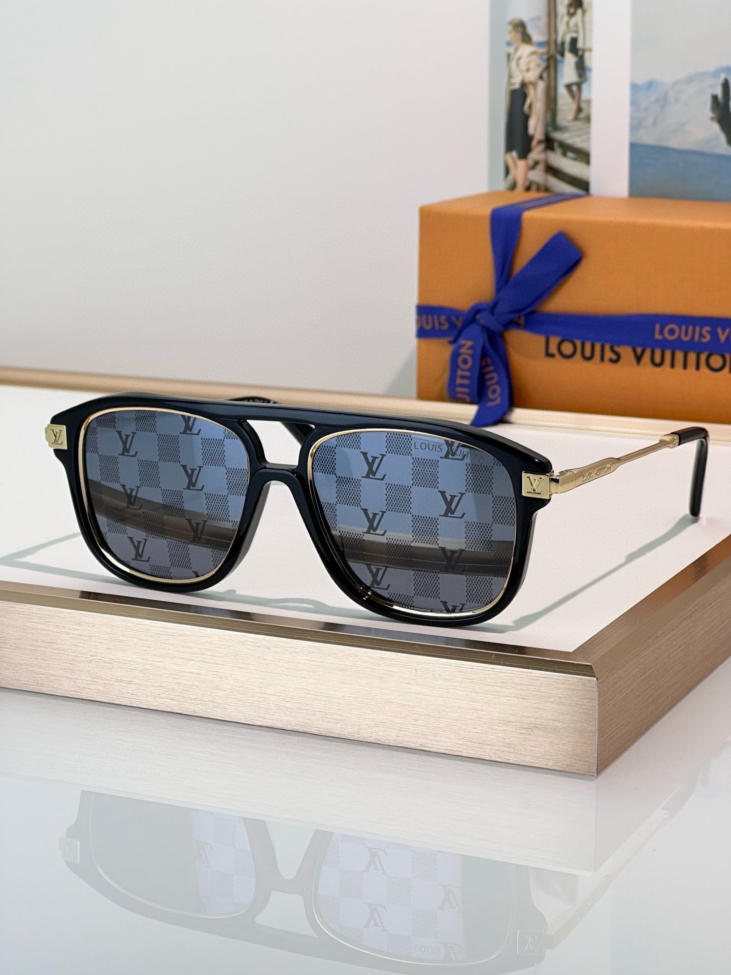 LOUIS VUITTON
MOD:Z2595U
Size:54口17 145