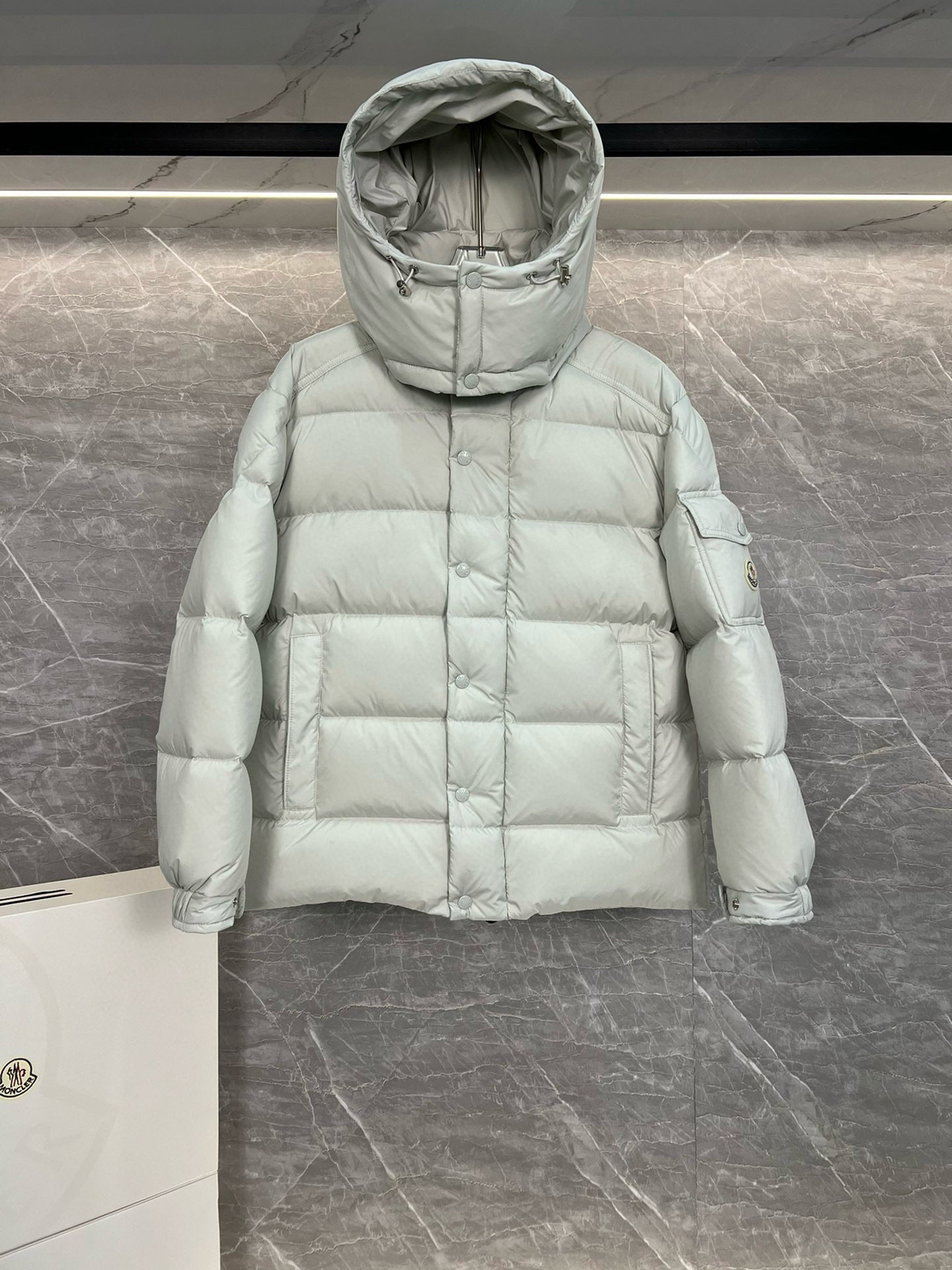 MONCLER MAYA WOMAN 70 HOODED SHORT DOWN JACKET