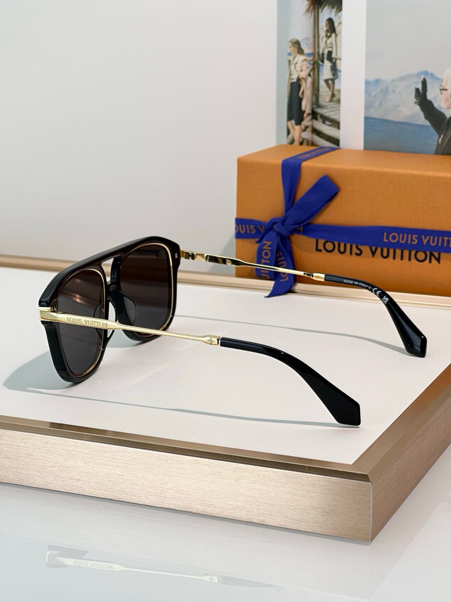 LOUIS VUITTON
MOD:Z2595U
Size:54口17 145