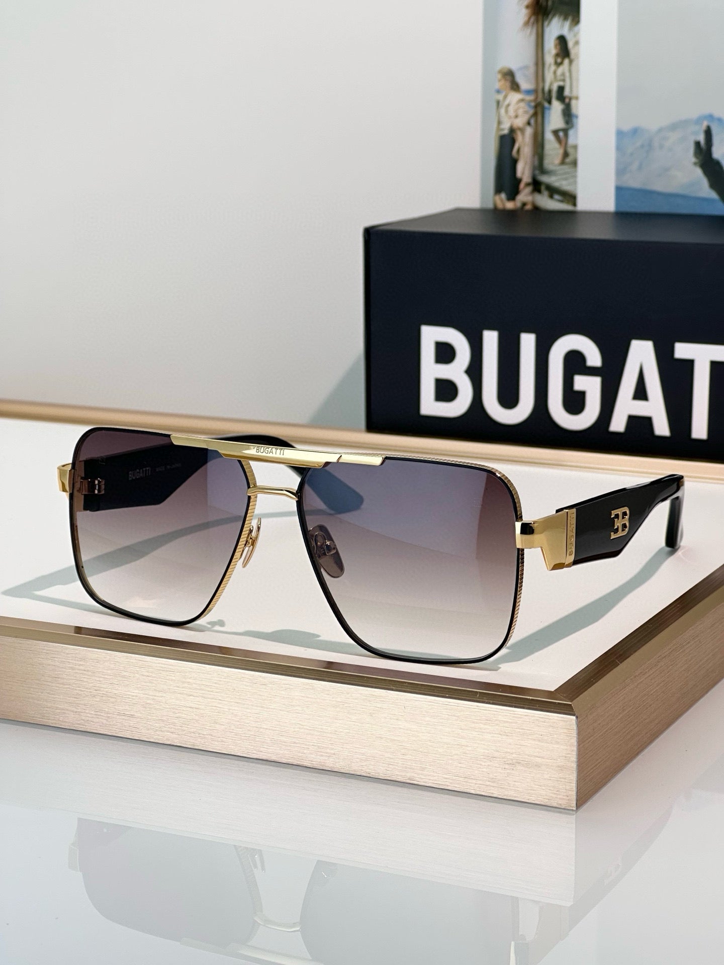 BUGATT 🆕Top quality
MODEL:20.SIZE:60-15-145.
BugattiEyewear CollectionOne