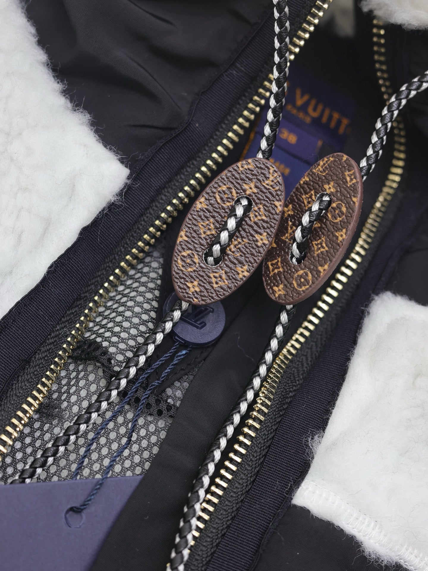 LV 24Fw Gradient logo printed stand-up collar fleece jacket of the ski series