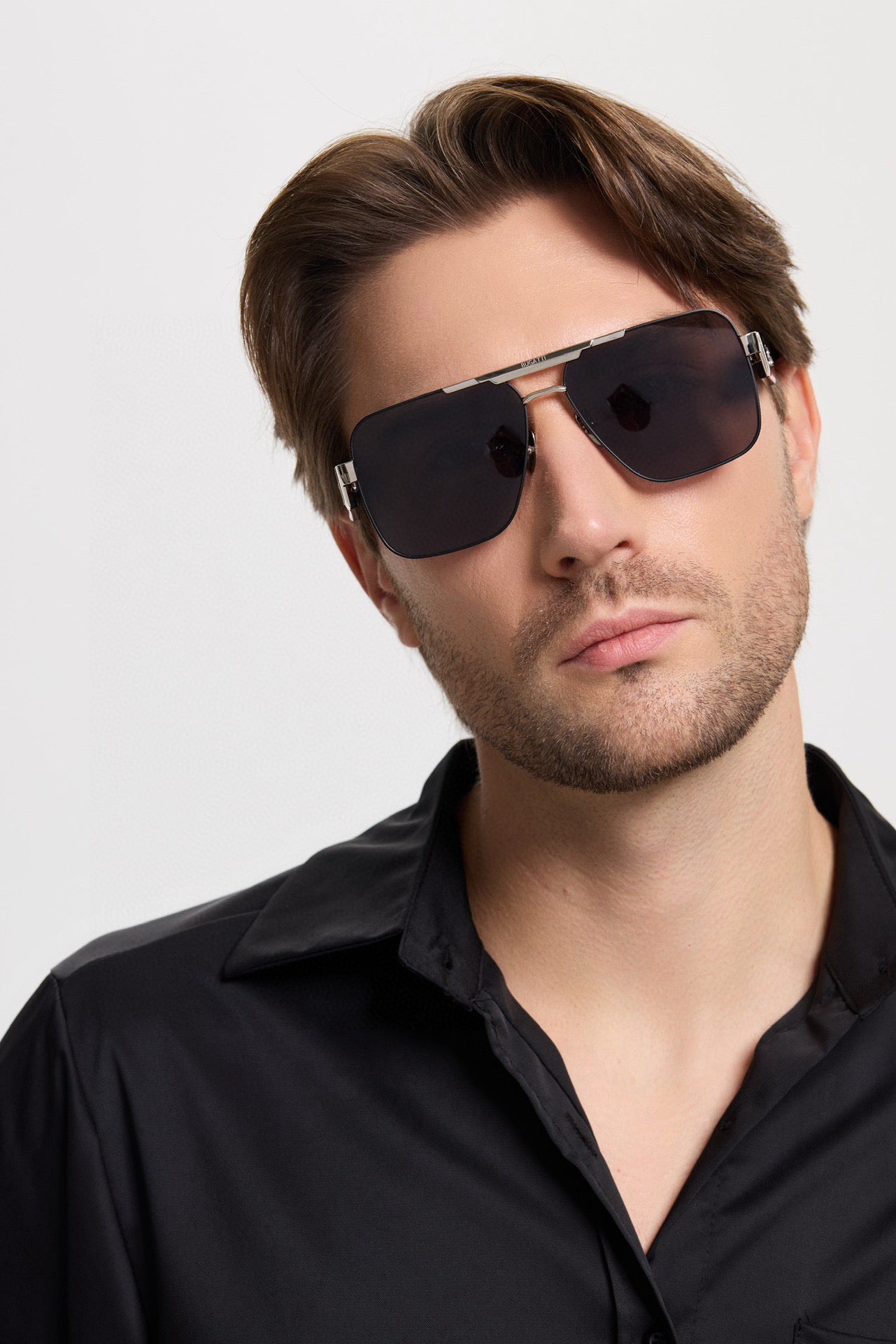 BUGATT 🆕Top quality
MODEL:20.SIZE:60-15-145.
BugattiEyewear CollectionOne