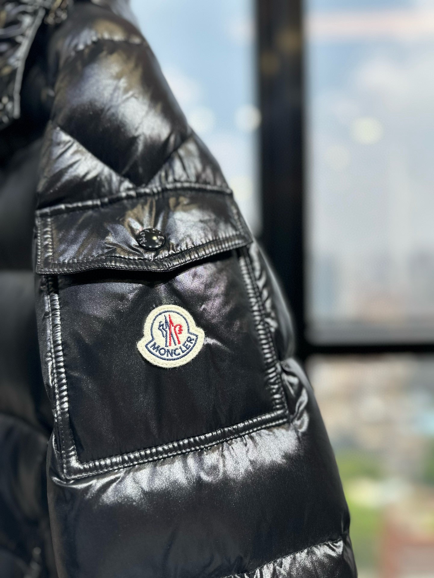 MONCLER MEN HOODED SHORT DOWN JACKET