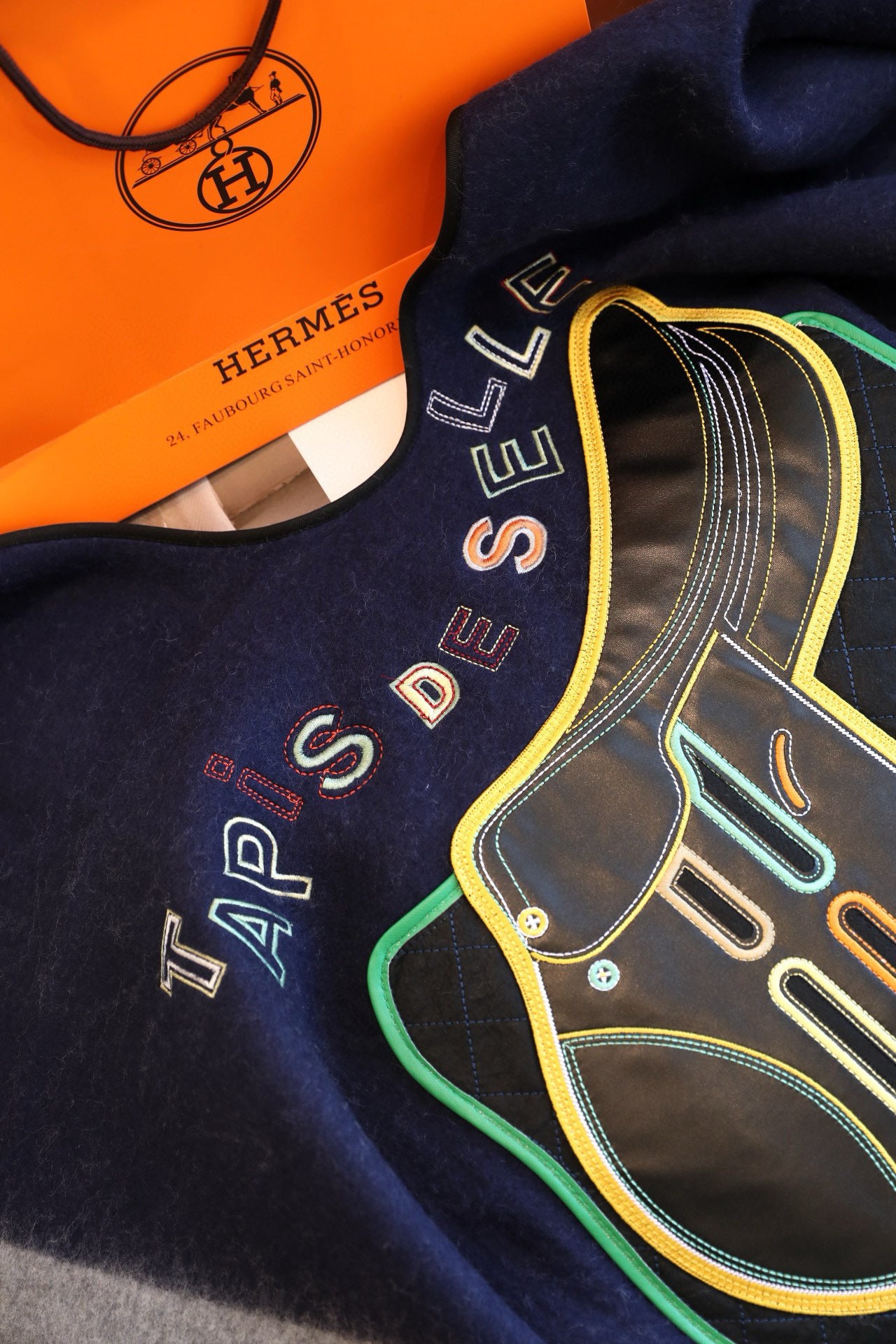 100% cashmere COLLEGE Hermes H789123S
尺寸:103x130
