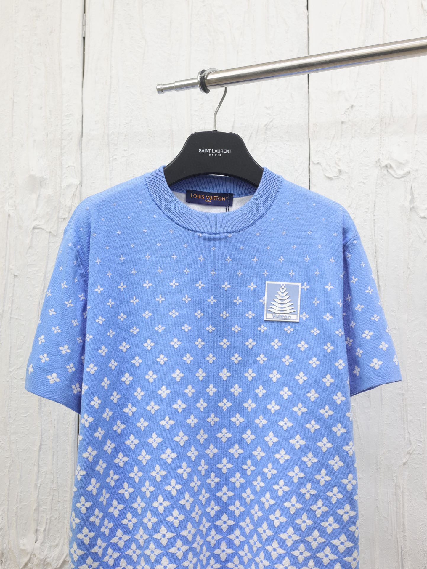 Lv SKI series knitted sweaters.
