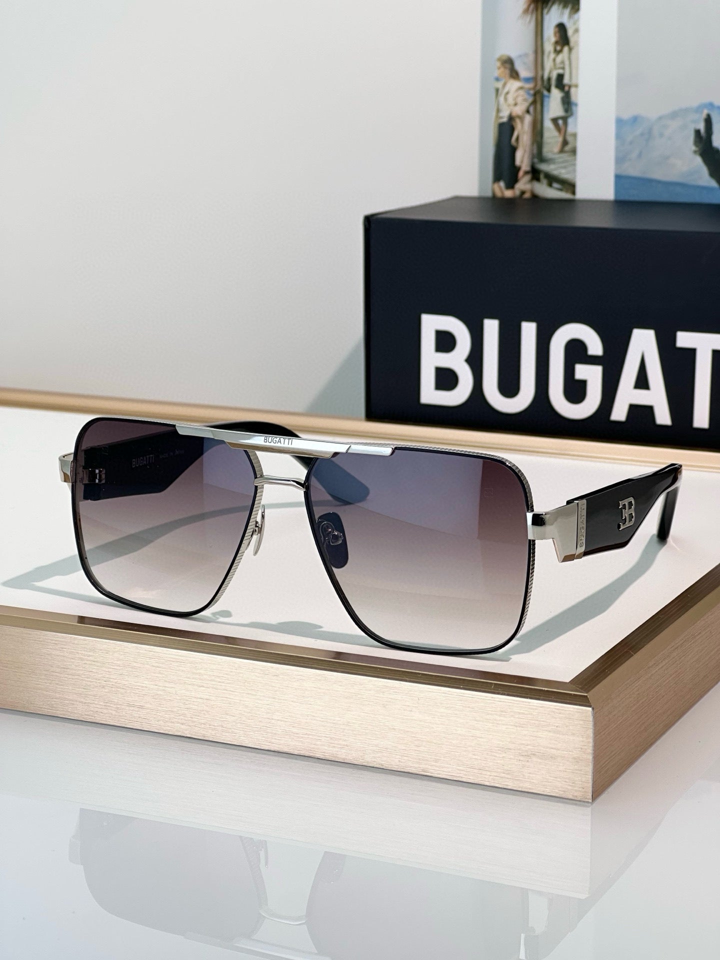 BUGATT 🆕Top quality
MODEL:20.SIZE:60-15-145.
BugattiEyewear CollectionOne
