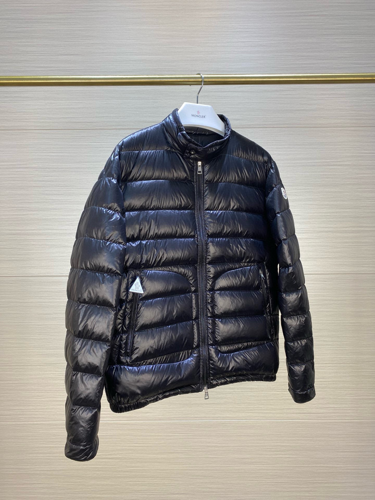 MONCLER ACORUS SHORT DOWN JACKET