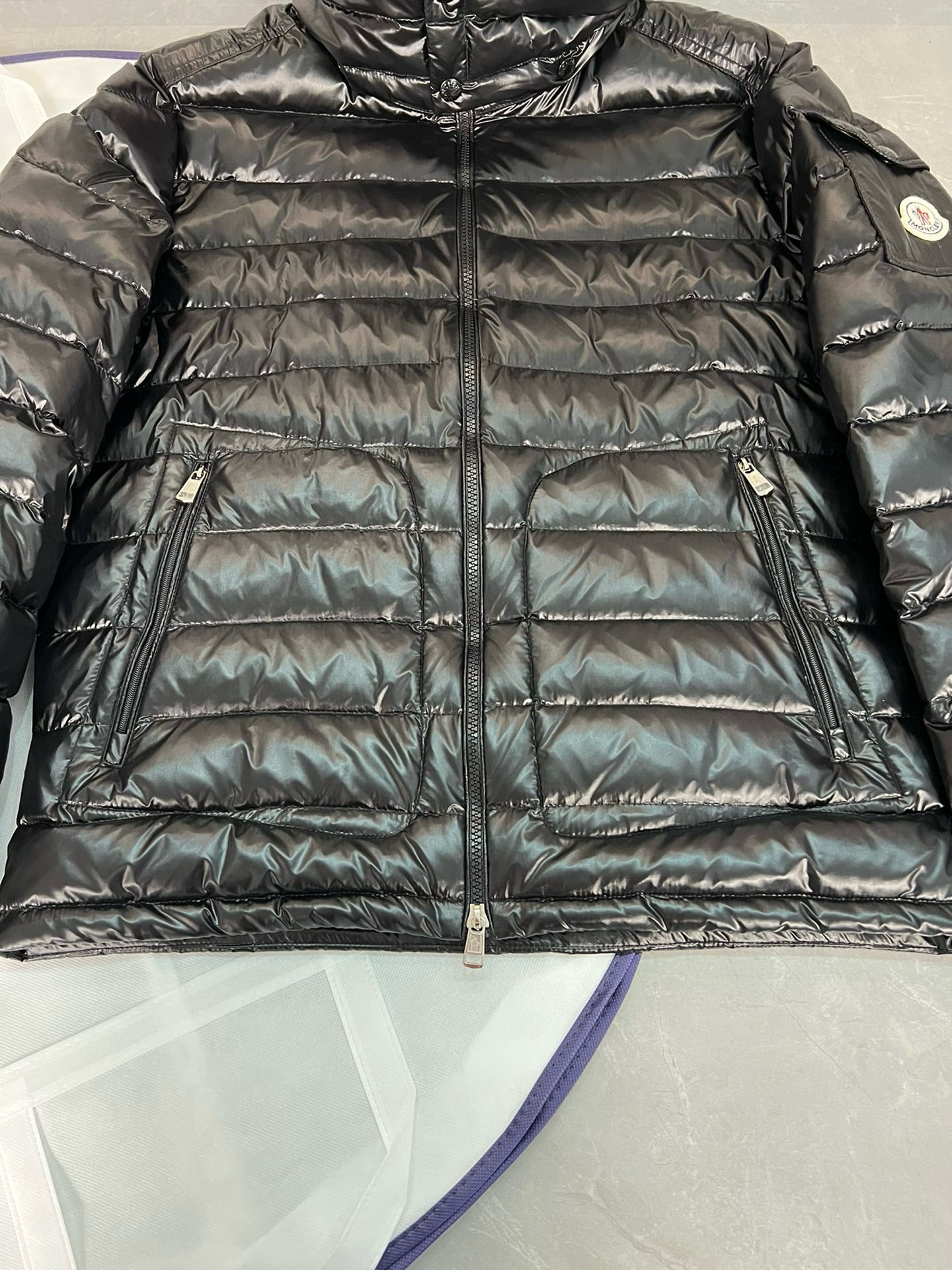 MONCLER LAUROS HOODED SHORT DOWN JACKET