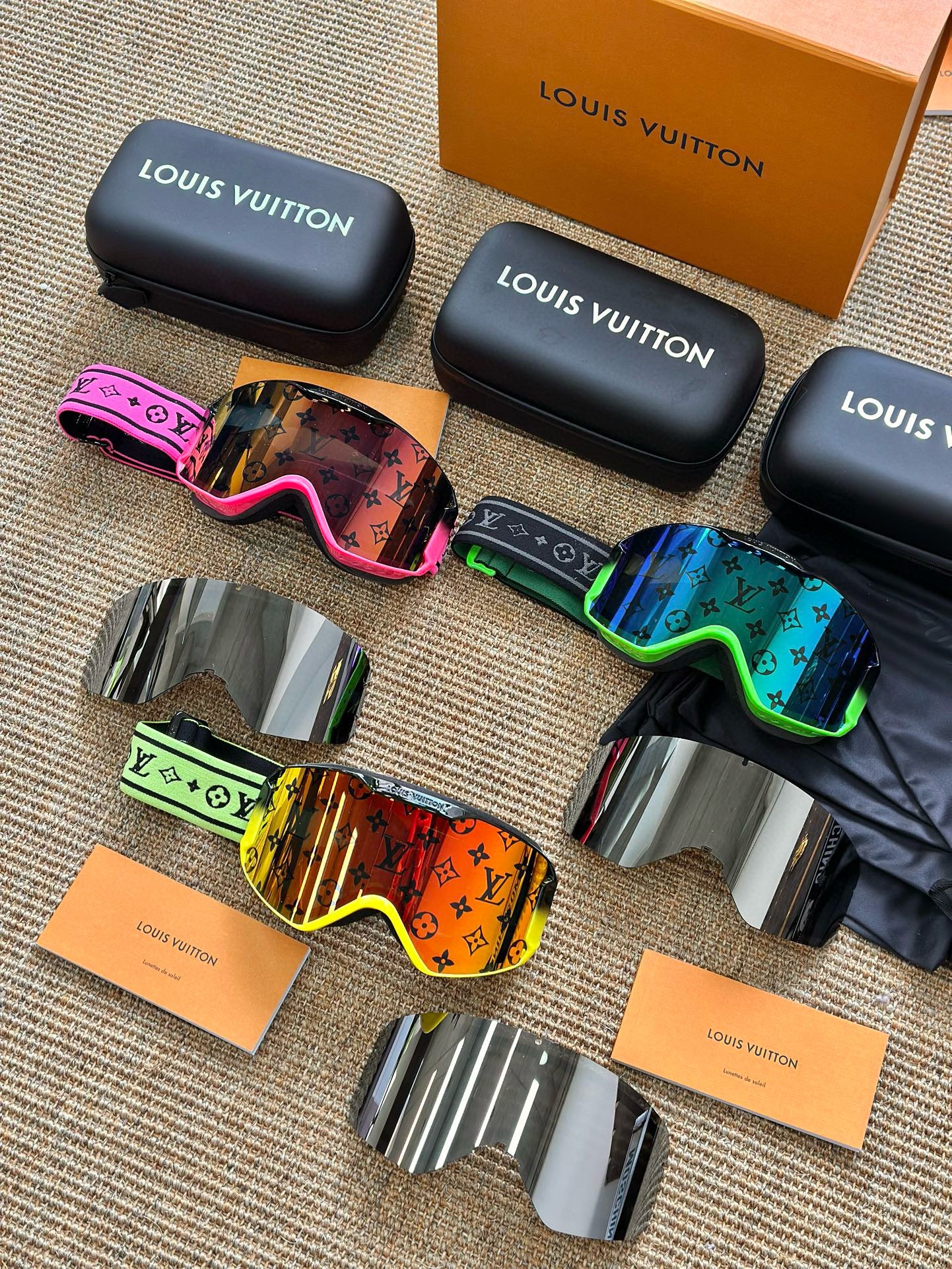 LV SKI Goggles