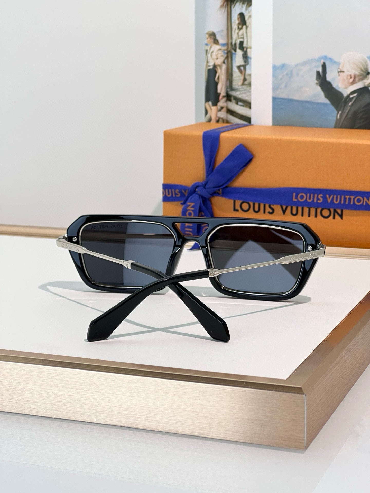 LOUIS VUITTON
MOD：Z2596U
Size：54口18 145
