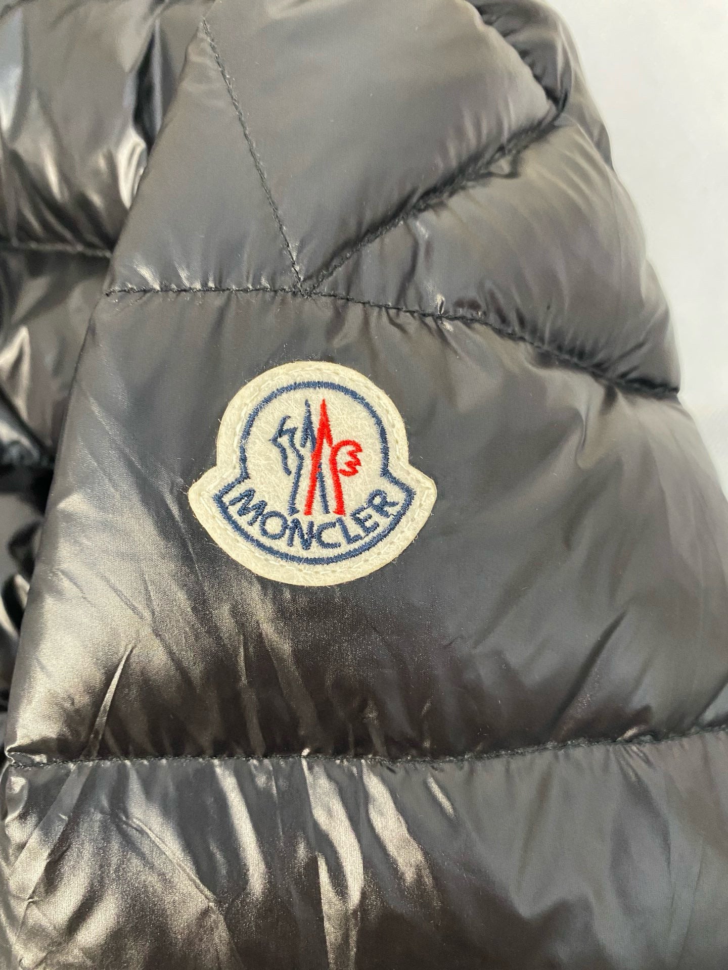 MONCLER ACORUS SHORT DOWN JACKET