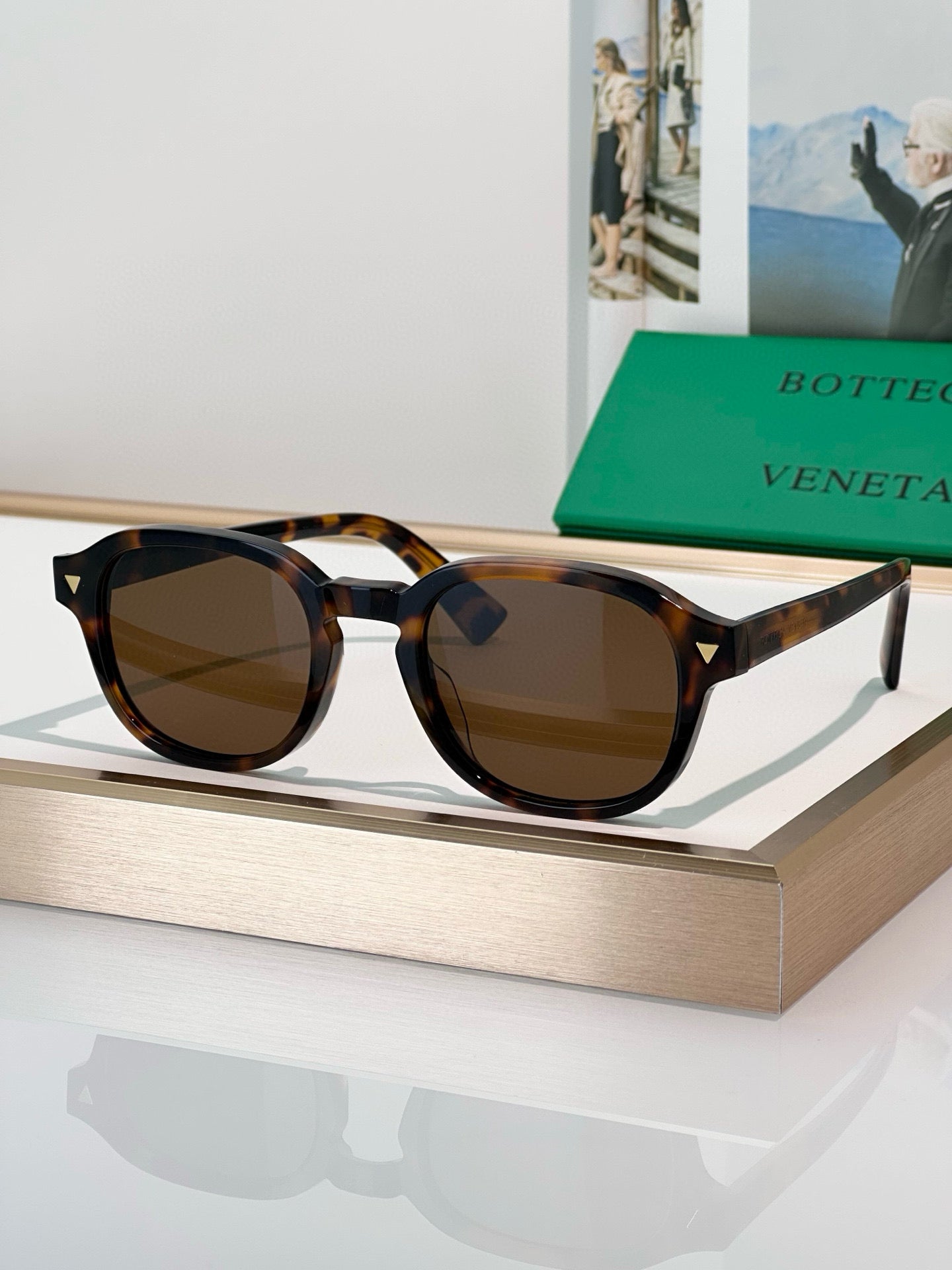 BOTTEGA VENET*
MODEL：BV1364S
SIZE：49口21-145