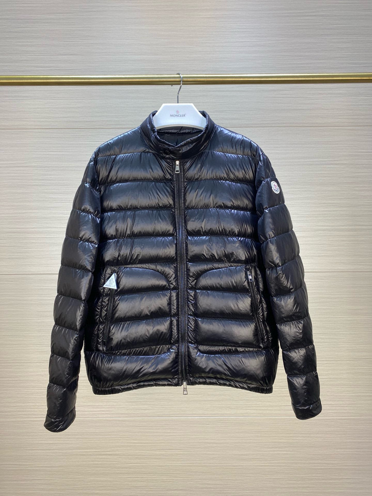 MONCLER ACORUS SHORT DOWN JACKET