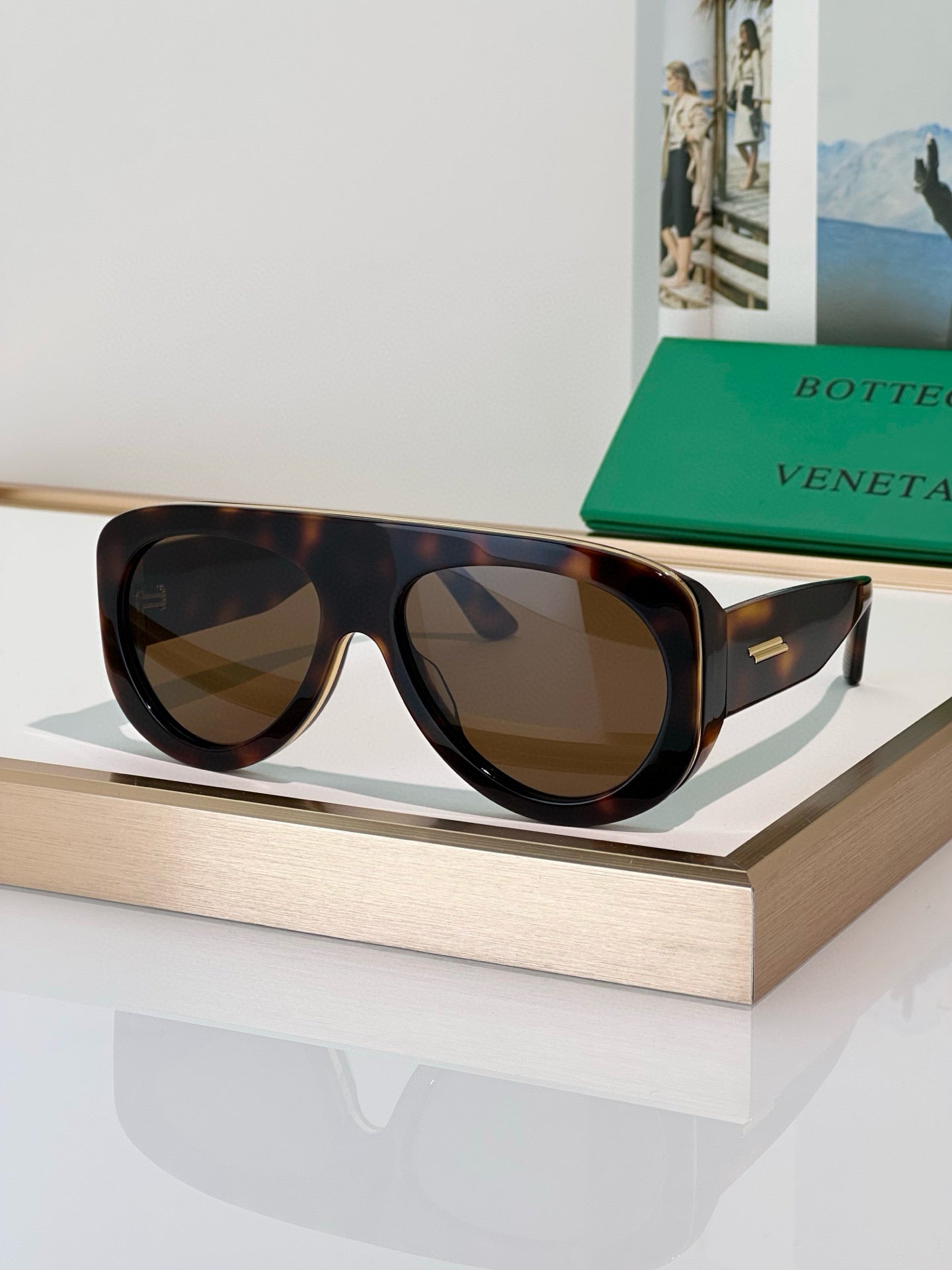 BOTTEGA VENET*
MODEL：BV1362S
SIZE:58口17-130