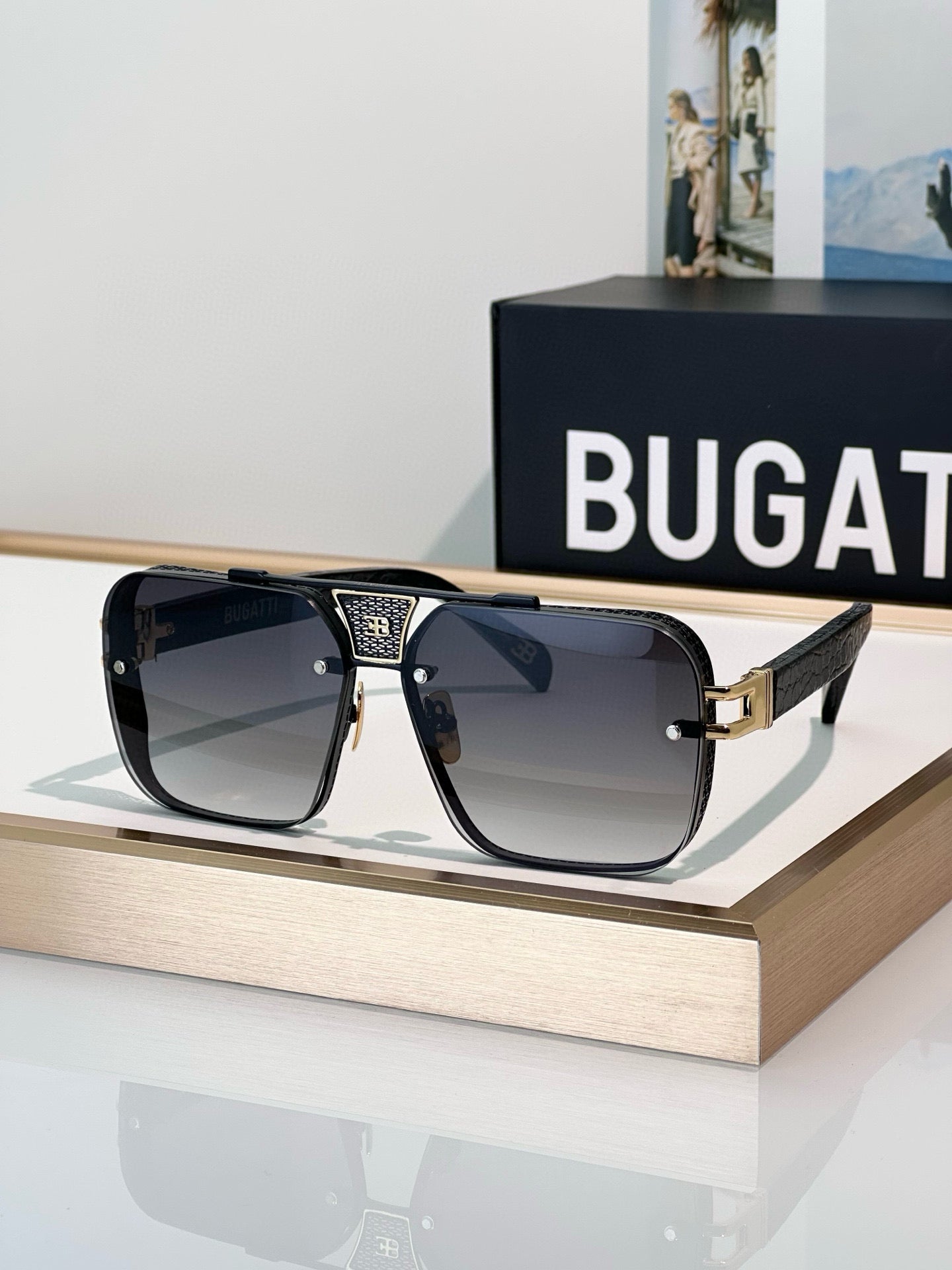 BUGATT 🆕Top quality
MODEL：15 SIZE:62-13-147
BugattiEyewear CollectionOne