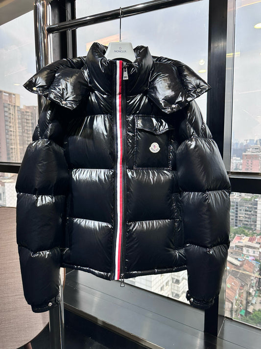 MONCLER MONTBELIARD SHORT DOWN JACKET