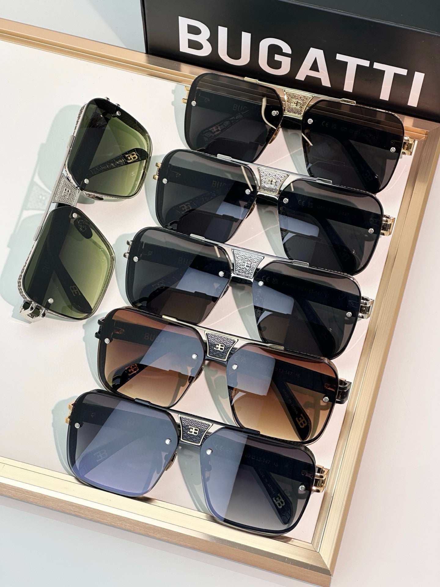 BUGATT 🆕Top quality
MODEL：15 SIZE:62-13-147
BugattiEyewear CollectionOne