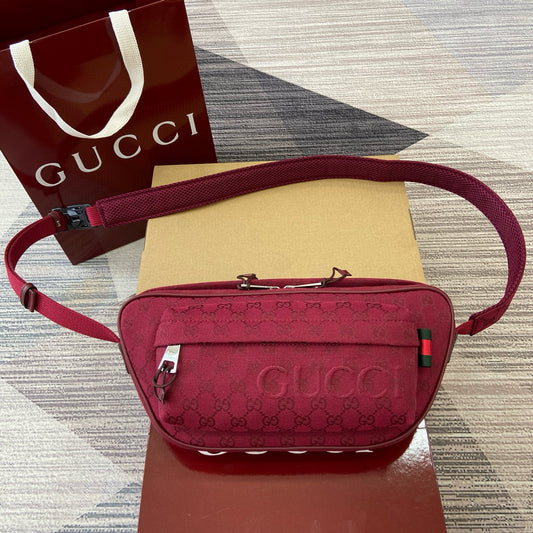 Gucci Small GG Bag 802096
Size:34x 15x 10cm