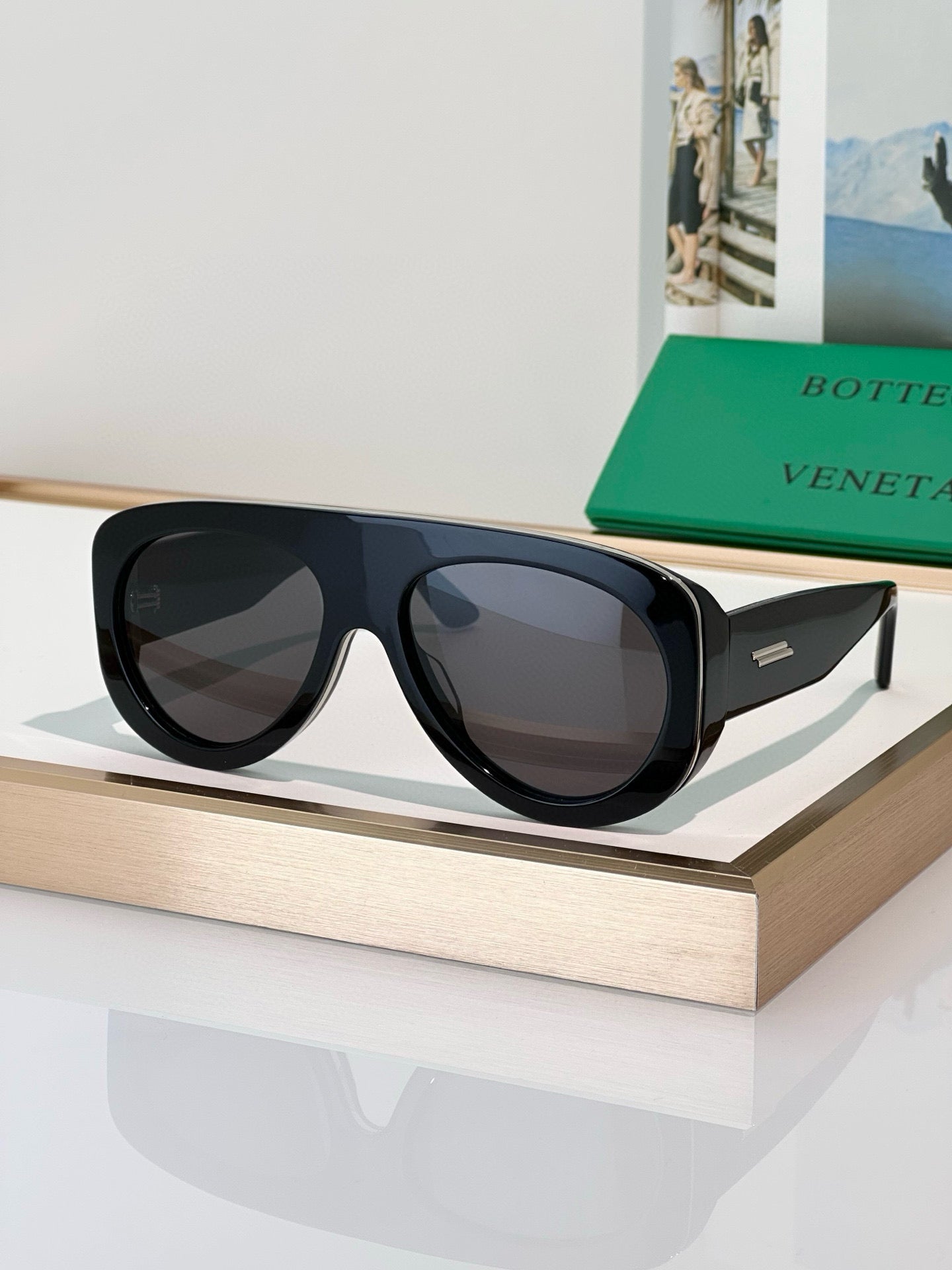 BOTTEGA VENET*
MODEL：BV1362S
SIZE:58口17-130