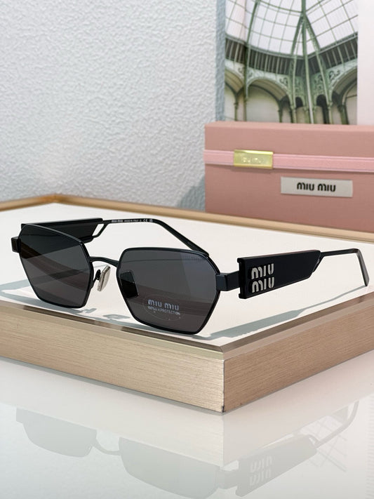 Miu Miu
Mod：SMU 53W
Size：58-18-140