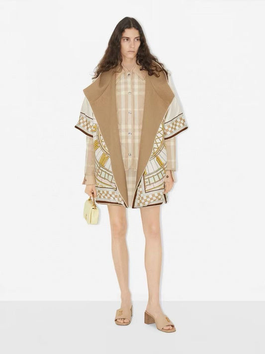 Burberry 2023 collection coat