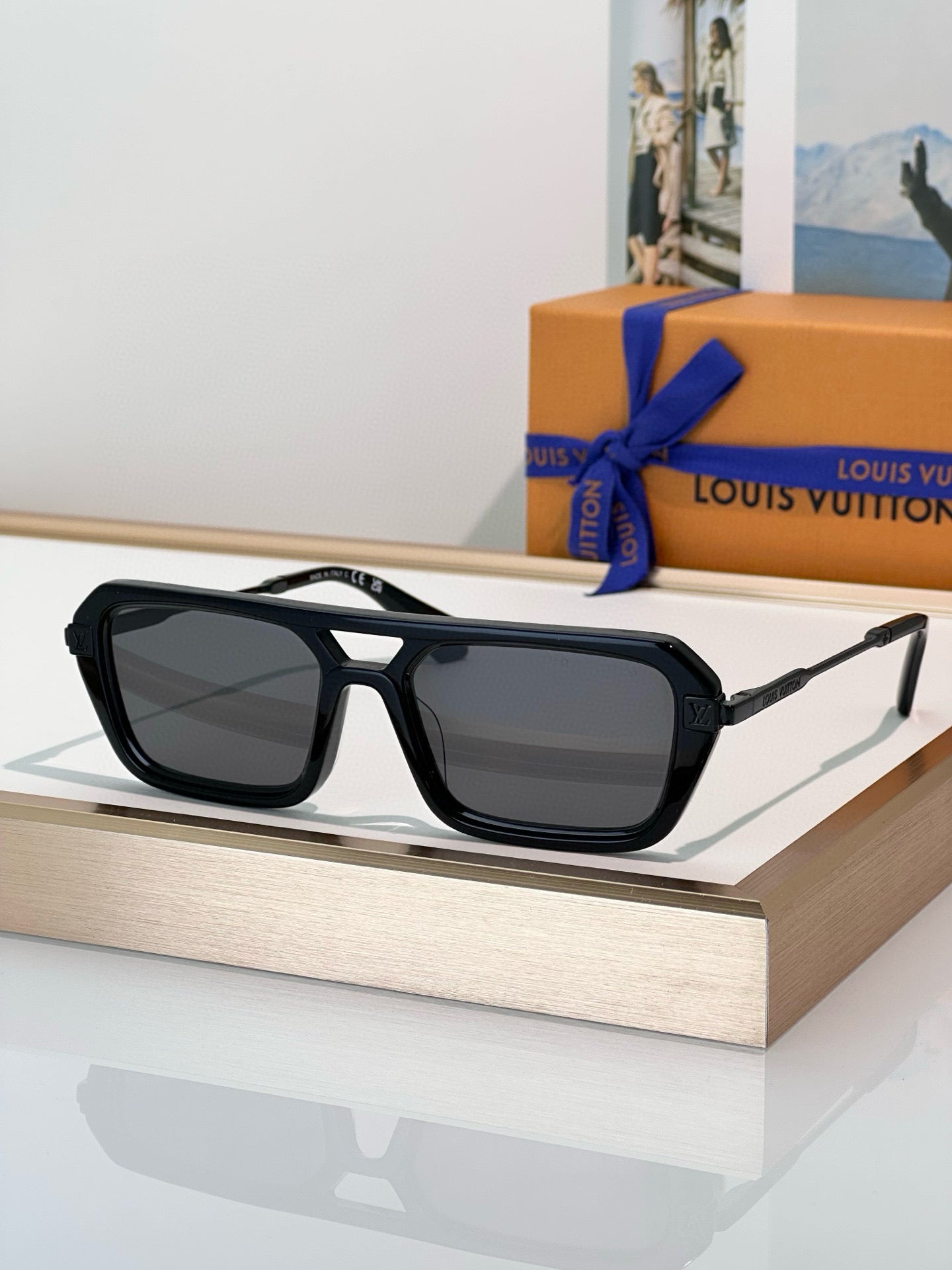 LOUIS VUITTON
MOD：Z2596U
Size：54口18 145