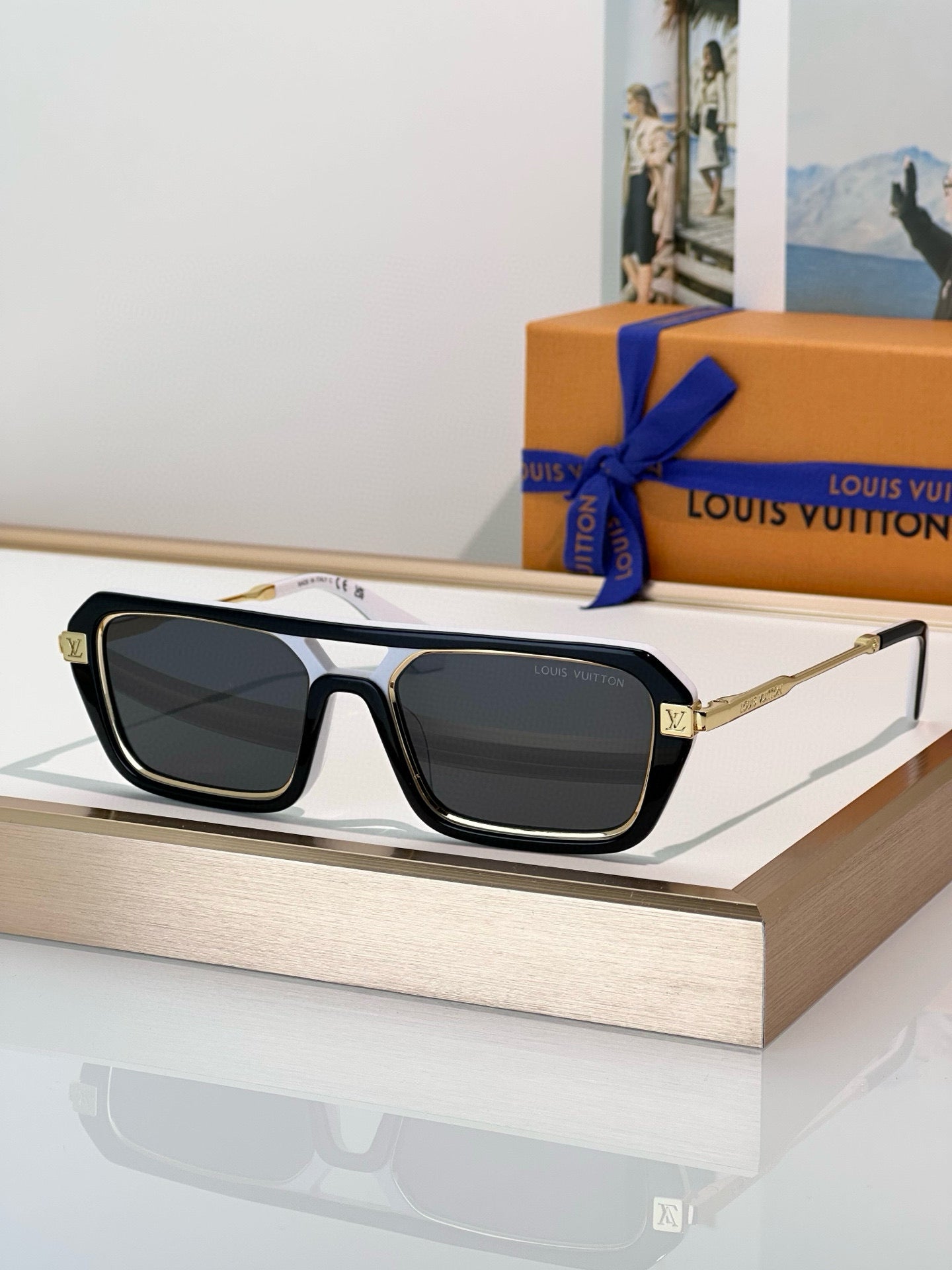 LOUIS VUITTON
MOD：Z2596U
Size：54口18 145
