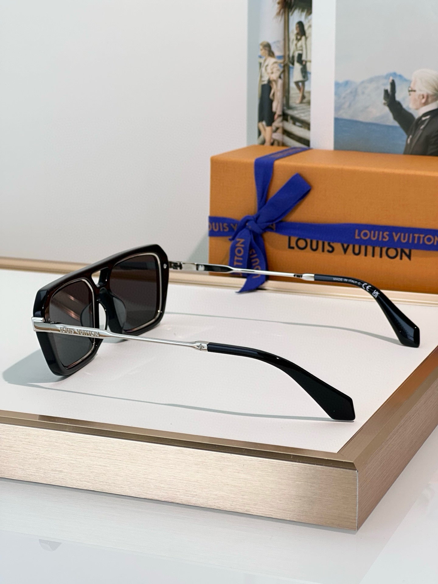 LOUIS VUITTON
MOD：Z2596U
Size：54口18 145