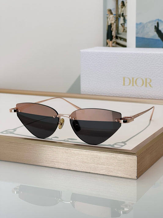 DIOR
CDiorB5U
Size：57口14 135