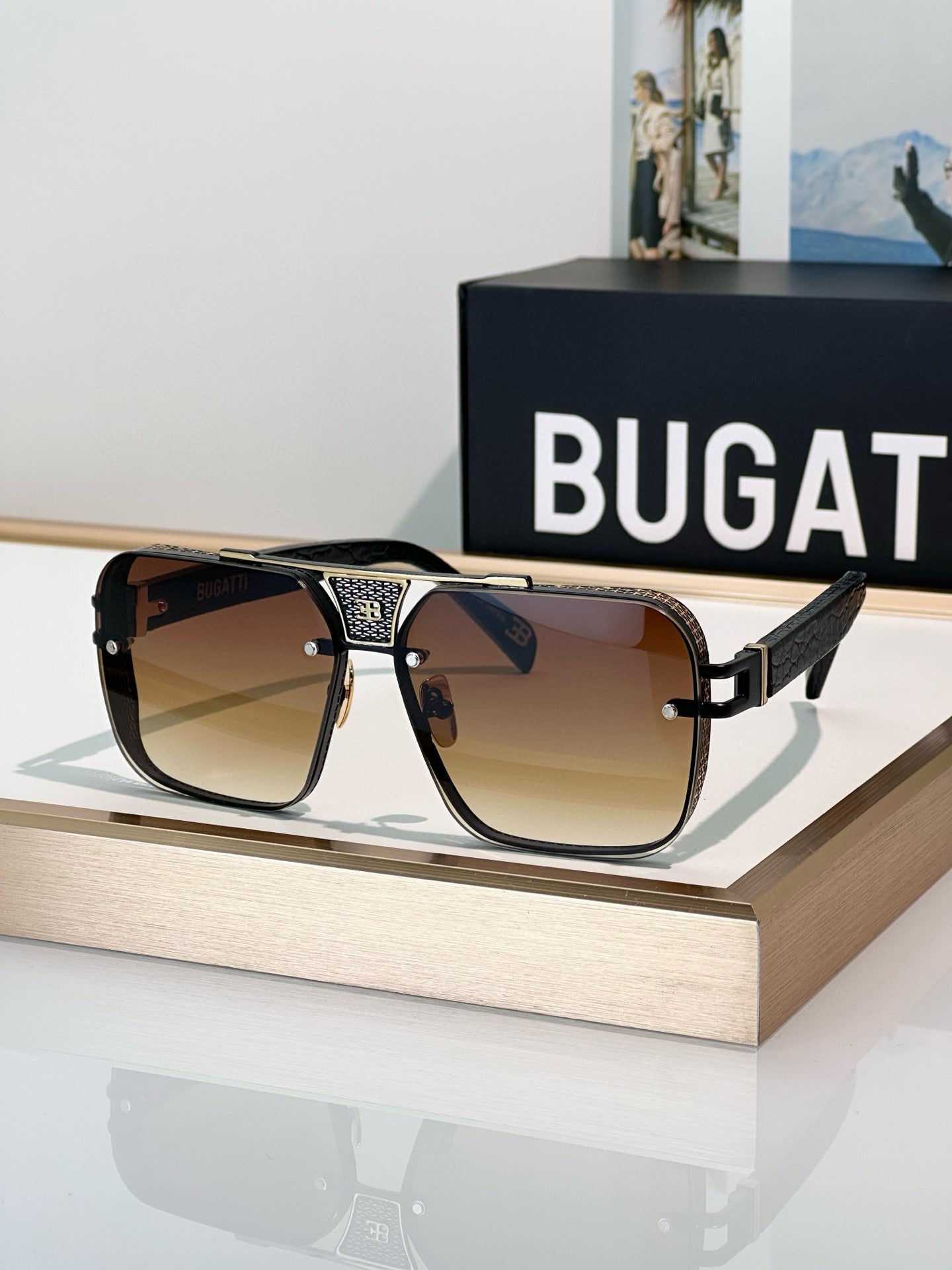 BUGATT 🆕Top quality
MODEL：15 SIZE:62-13-147
BugattiEyewear CollectionOne
