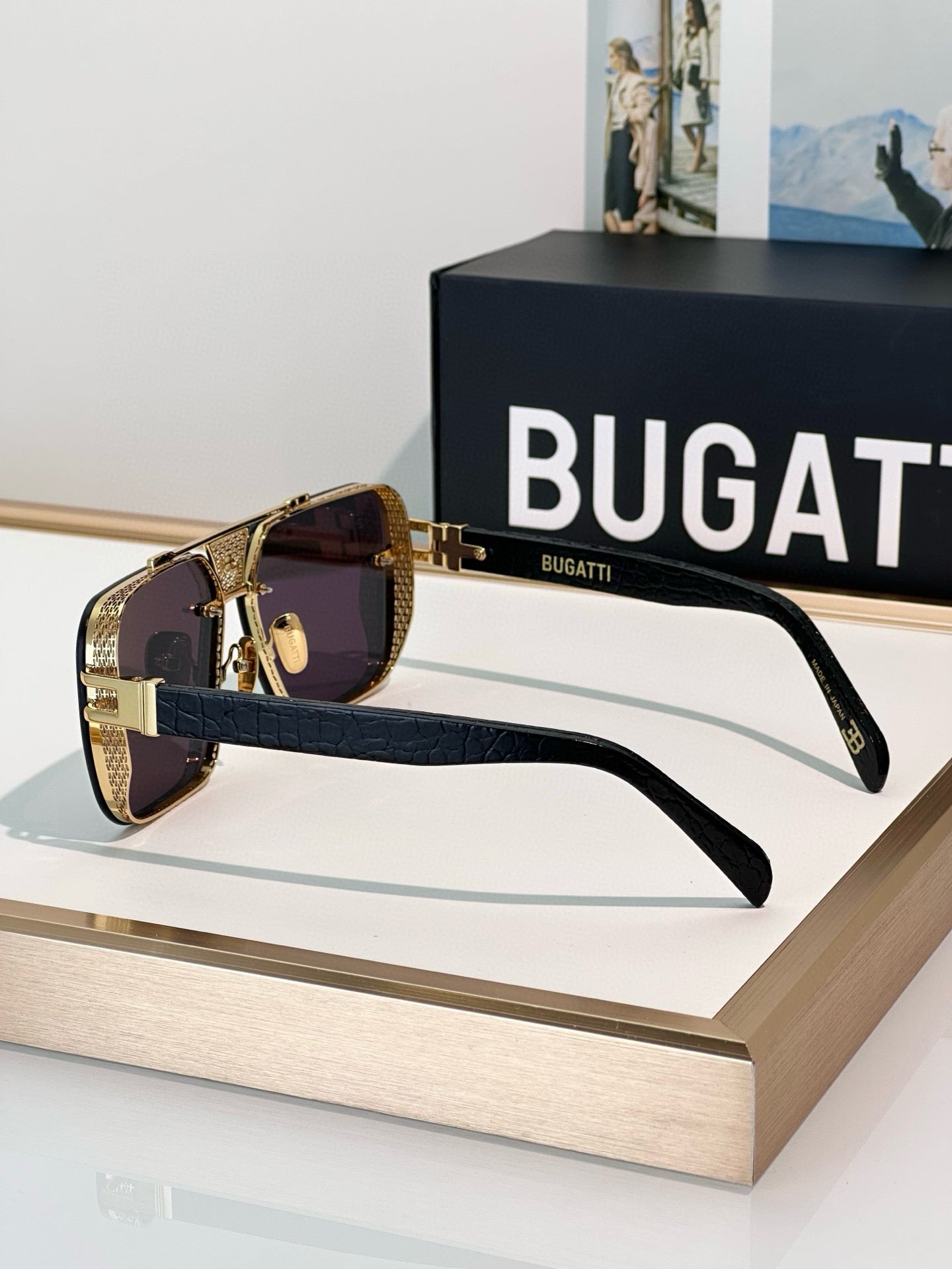 BUGATT 🆕Top quality
MODEL：15 SIZE:62-13-147
BugattiEyewear CollectionOne