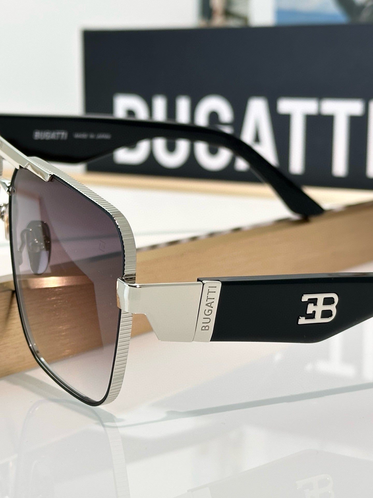BUGATT 🆕Top quality
MODEL：20.SIZE:60-15-145.
BugattiEyewear CollectionOne