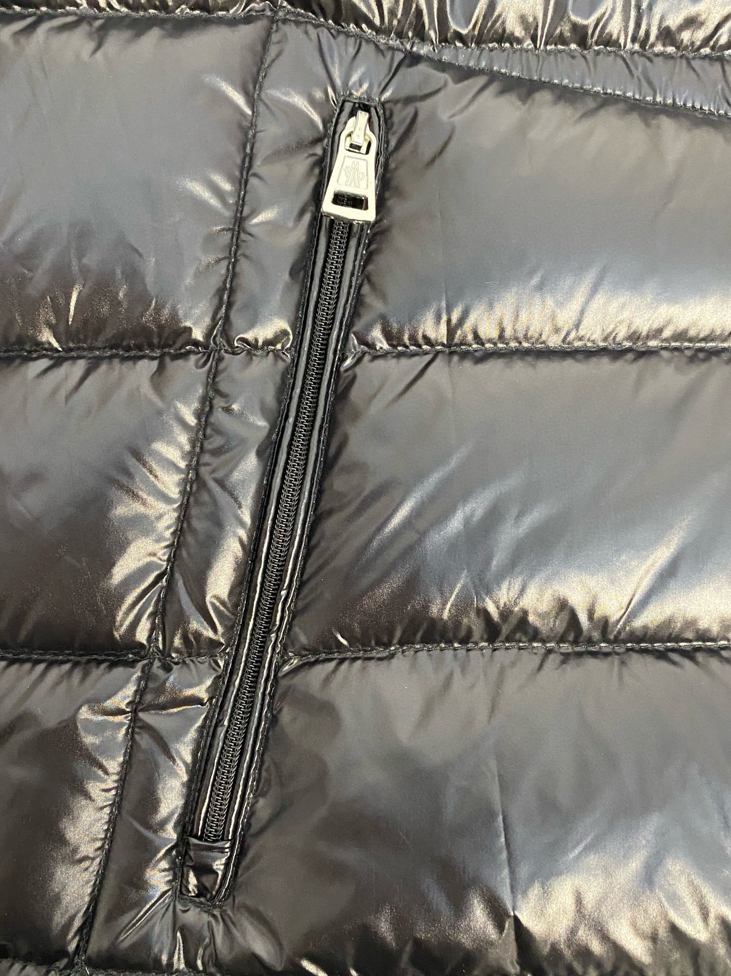 MONCLER ACORUS SHORT DOWN JACKET