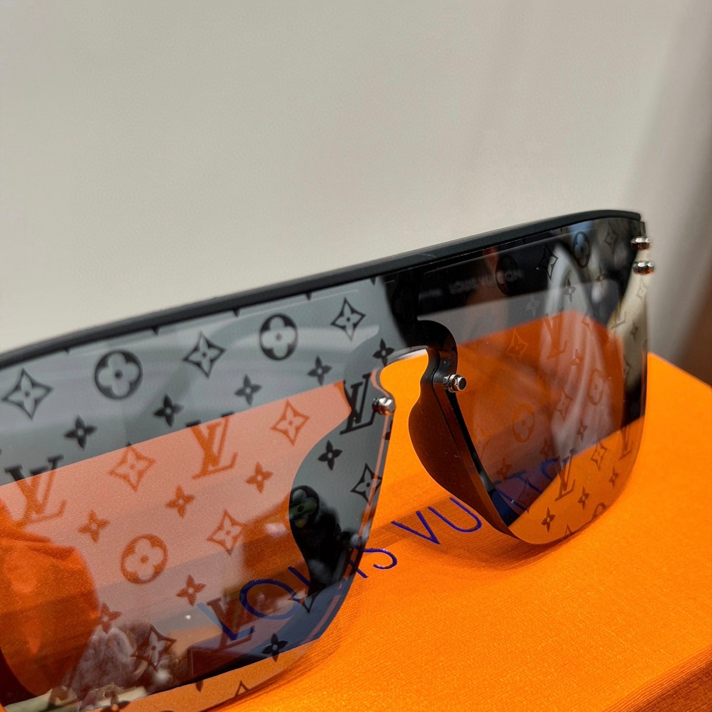 LV Z1082 Sunglass