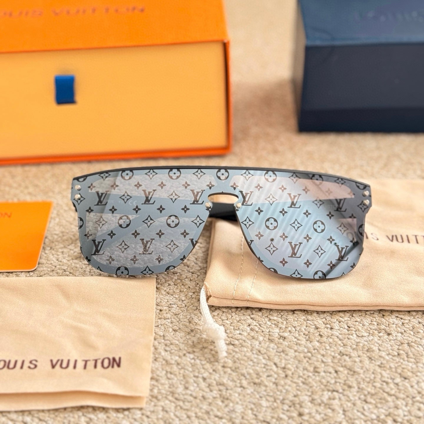 LV Z1082 Sunglass